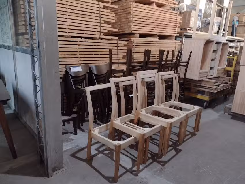 Andr&eacute;s restauraci&oacute;n de muebles