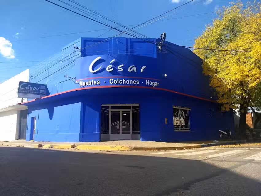 C&eacute;sar Muebles & Colchones