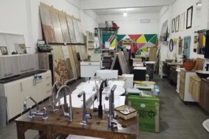 Di varano ba&ntilde;os y cocinas