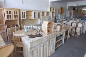 El Emporio amoblamiento en pino. Y alquiler de camas,colches y ventiladores