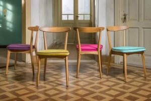 Essus (Sillas + Mesas + Asientos Clásicos)