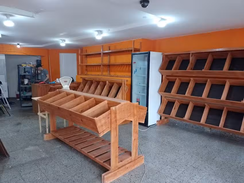 Estantes y Góndolas “Jireh”