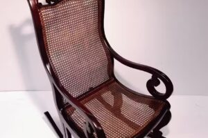 ESTERILLADOS Y RESTAURACION DE MUEBLES HECTOR CARCIONE E HIJO desde 1937