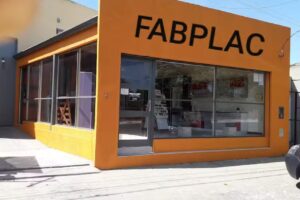 FABPLAC Melamina-Venta y corte de placas.Pinturas y revestimientos.