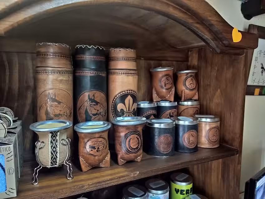 FJN Amoblamientos y Artesan&iacute;as