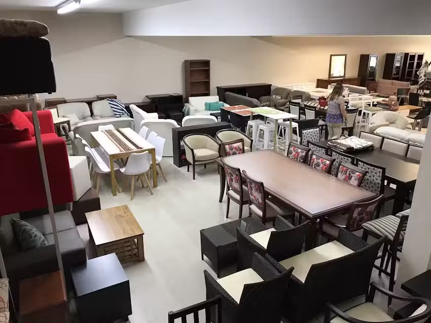 Muebleria Colchoneria Real de Ruben G Schmidt