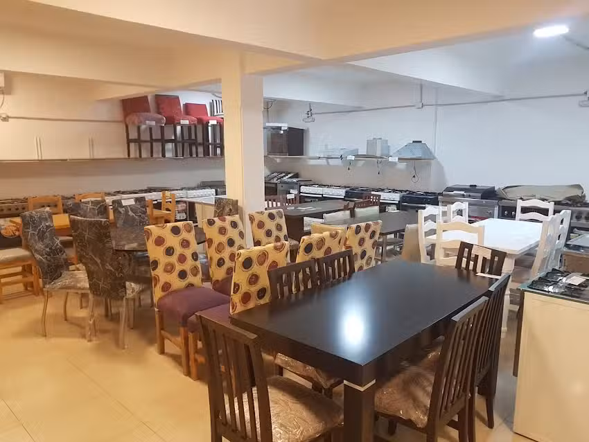 Muebleria Monaco de Daniel Guete