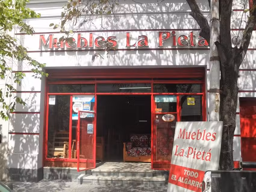 Muebles La Piet&aacute;