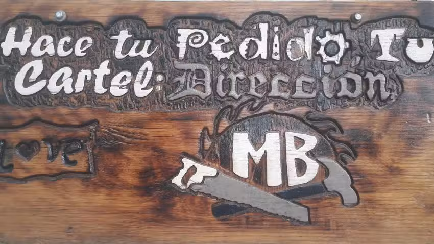 Muebles y carteles tallados (MB) de martin benitez