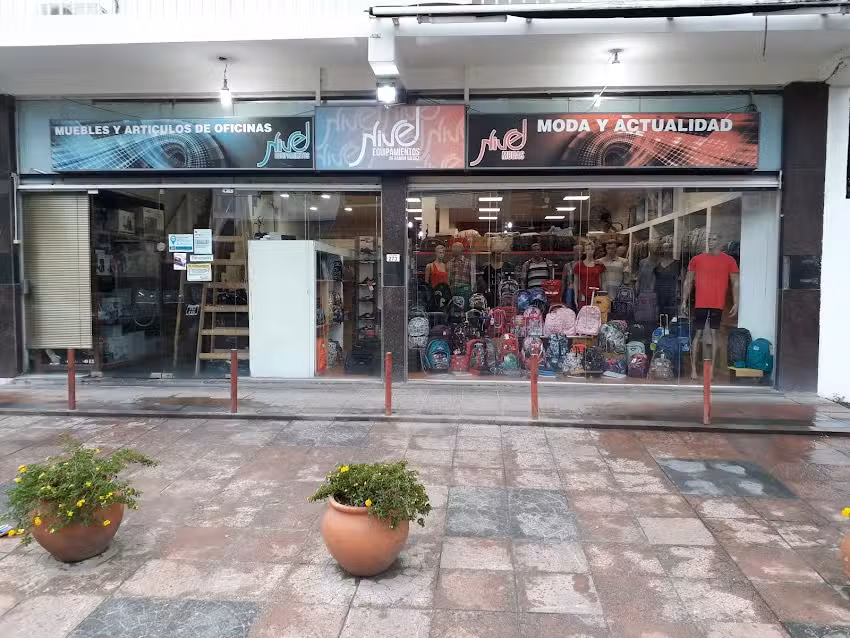 NIVEL EQUIPAMIENTOS DE RAMON VALDEZ