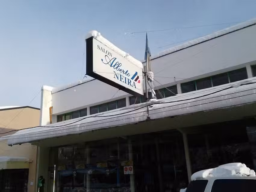 Sal&oacute;n Alberto Neira